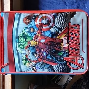 American tourister . Kids avengers suitcase/ travel case